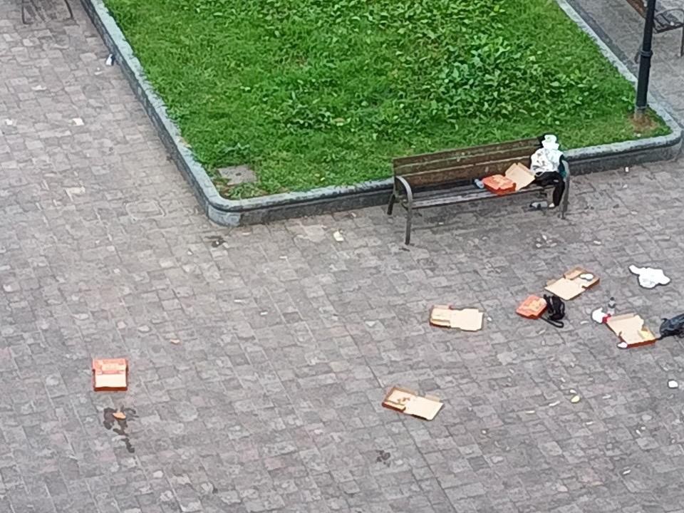 Kejie ta desditxie: "Pizza parkean afaldu eta..."