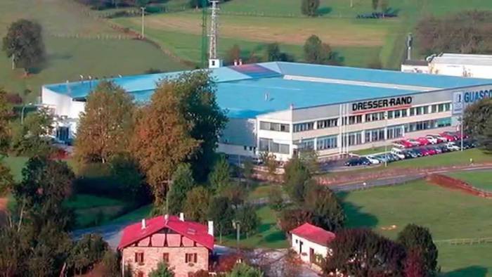 Siemensek hamabost kaleratze iragarri ditu Zumaiako lantegian