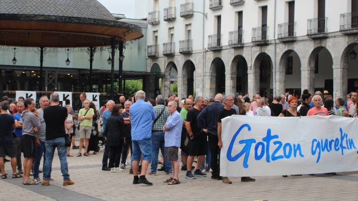 Elkarretaratzea eta parrillada, euskal presoen eskubideak aldarrikatzeko