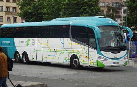 Aldundiak ez du baimendu bihar Zestoako herriguneko autobus geralekua kentzea