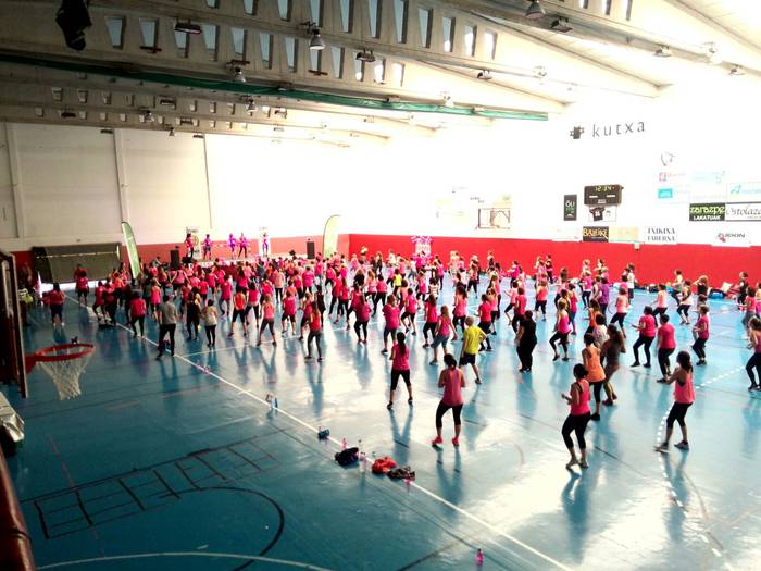 Minbiziaren aurkako zumba saioa egin da Lubakin