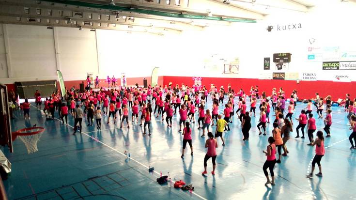 Minbiziaren aurkako zumba saioa egin da Lubakin