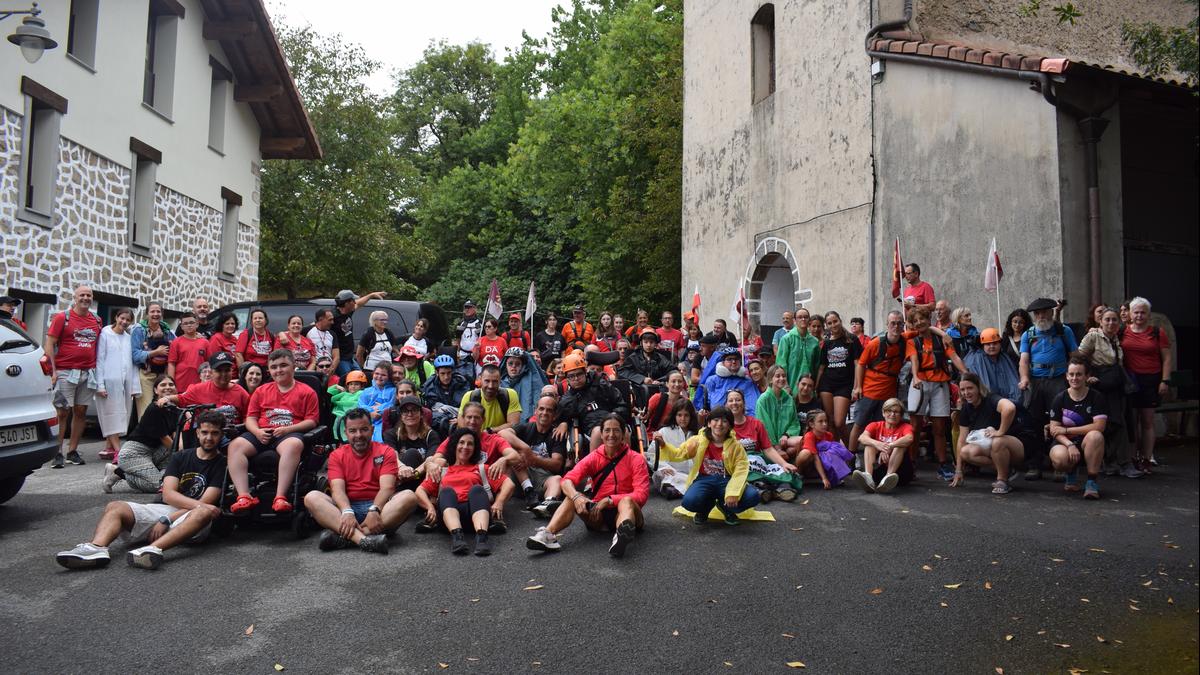 Eguraldi makurrak ez du zapuztu Duchenne Familia Mugimendua elkartearen irteera