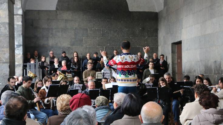 Kontzertua: Musika Banda eta Iraurgi abesbatza