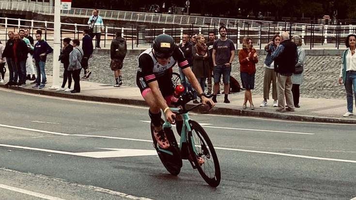 Julen Lopetegik irabazi du Gijongo triatloia