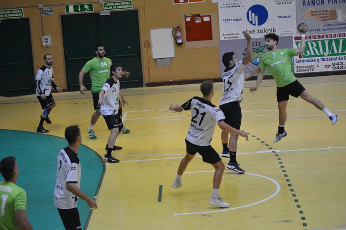 Irudietan: Ezin izan du Anaitasuna garaitu Amenabarrek