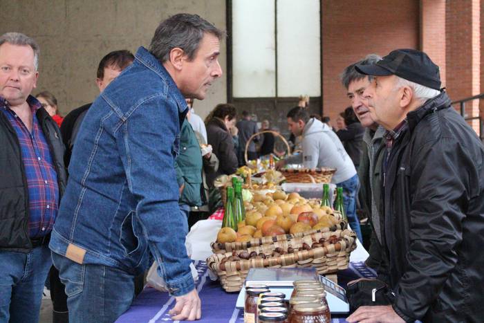 Nekazal produktuak eta abereak protagonistak, Lasaoko samartinen azken egunean