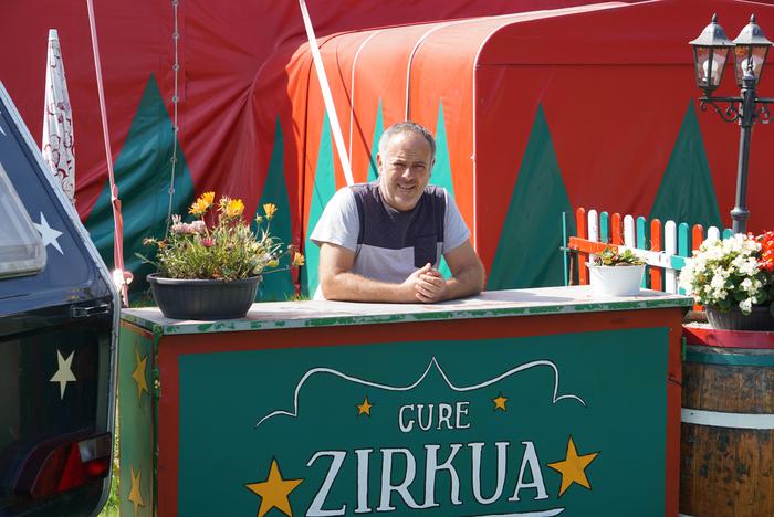 Iker Galartza: "Zirku eskola sortu eta harrobia lantzen hasi nahi dugu"