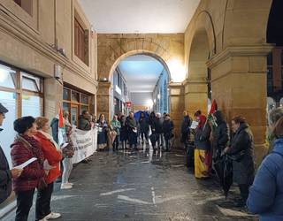 Saharak bere etorkizuna libreki erabaki dezan eskatu dute Isilune Zirkuluan