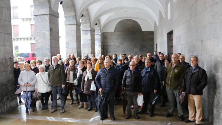 Pentsio duinak eskatu dituzte dozenaka herritarrek