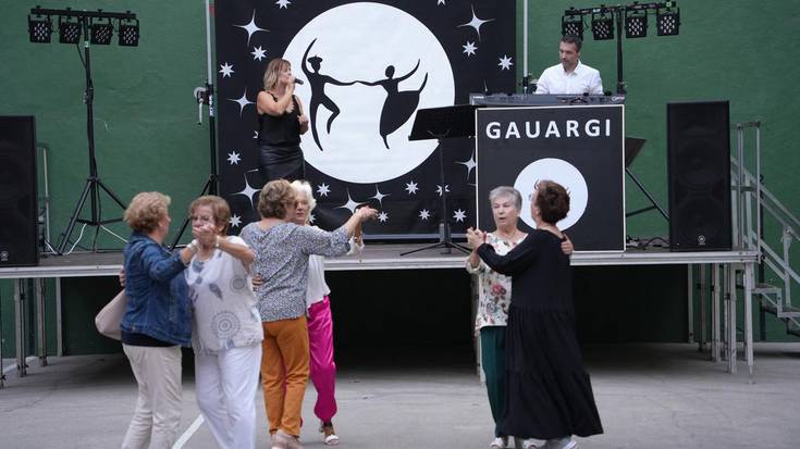 Dantzaldiarekin eman diote amaiera +60 Asteari