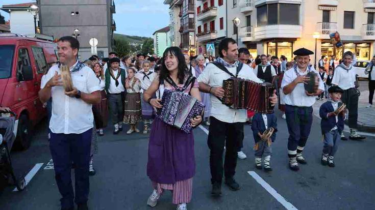 Azken dantzak ilargiaren argitan