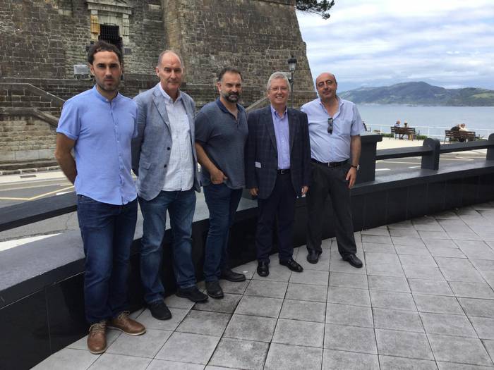 Euri ura eta ur zikina bereizteko hoditeri berria inauguratu dute Getarian
