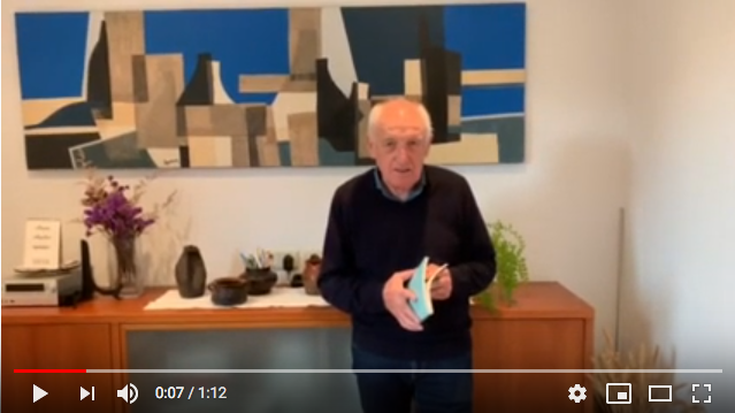 Gaztetxoei zuzendutako 'Haltzaren muinoa' kaleratu du Anjel Lertxundik