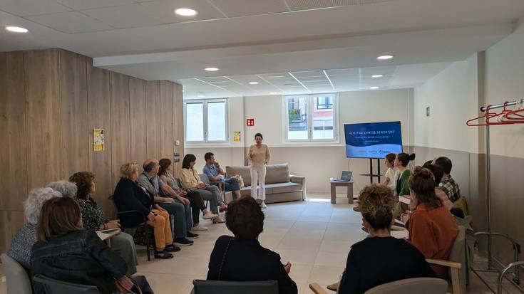 Herritarrak Zaintza Mahaian parte hartzera animatu ditu udalak