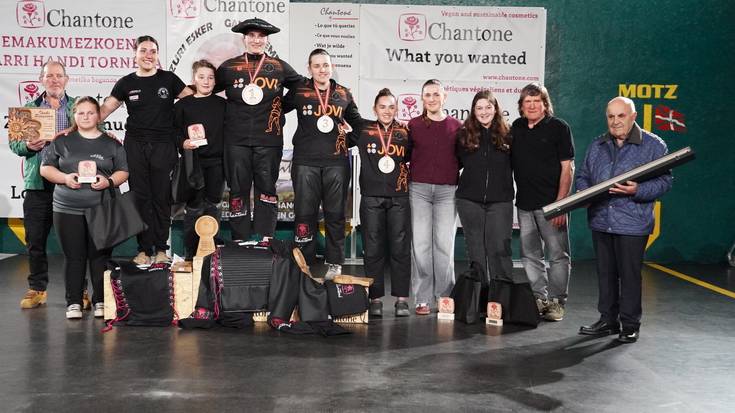 Estefania Etxebestek nagusitasunez eskuratu du harri handien txapela