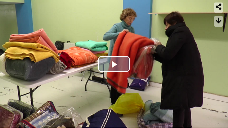 Bideoa: Hotz Zarautzek 900dik gora manta bildu ditu errefuxiatuentzat