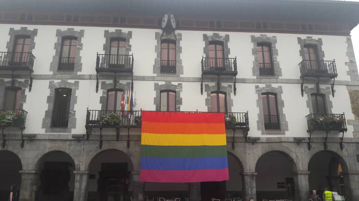 LGTBIQ+ fobia borrokatuz, herria eraldatzen
