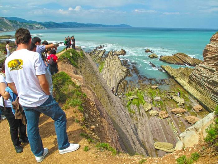 Algorriko ibilbidean hezitzaile bat egongo da uztailean eta abuztuan