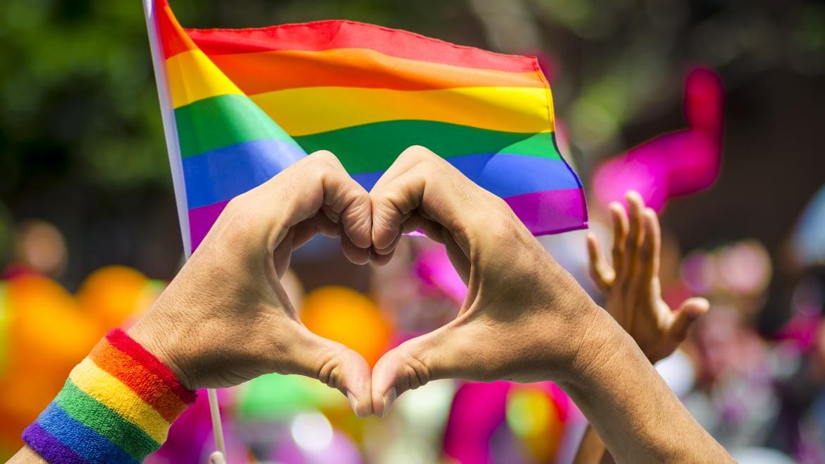 LGTBI+ pertsonekiko esperientziak eta jarrerak ezagutzeko galdetegia zabaldu du udalak