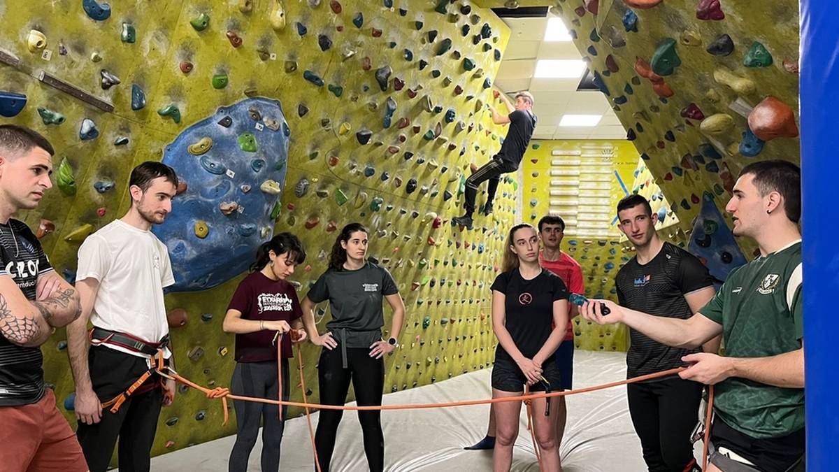 Eskalada zein kalistenia tailerrak eta pala txapelketaren finala, I. Kirol Egunak borobiltzeko