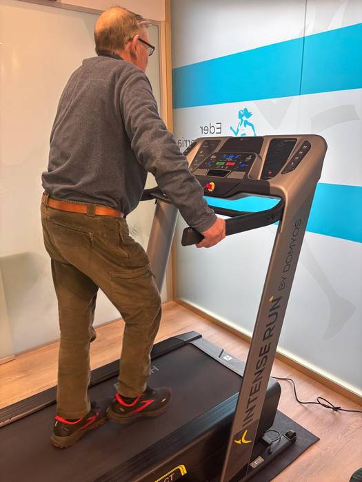 Otsaila, mugitzeko hila