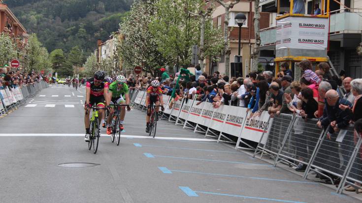 Eulen taldeko txirrindulariak prest Bidasoako Itzulirako