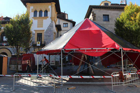 'L'Entresort' antzezlana Perez Arregi plazan izango da, bihar