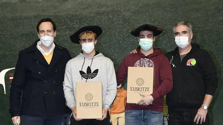 Txanponaren bi aldeak Agirre anaientzako Markina-Xemeingo finaletan