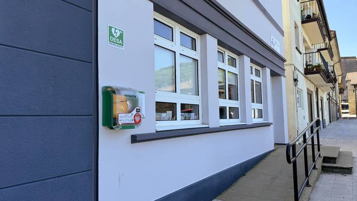 Aiako Udalak desfibriladoreak jarri ditu herriko zazpi puntutan