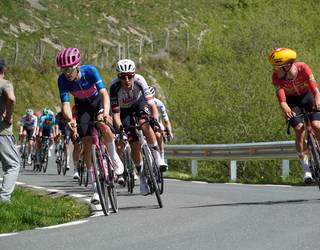 Urola Erdia zeharkatu du gizonen Euskal Herriko Itzuliaren bosgarren etapak