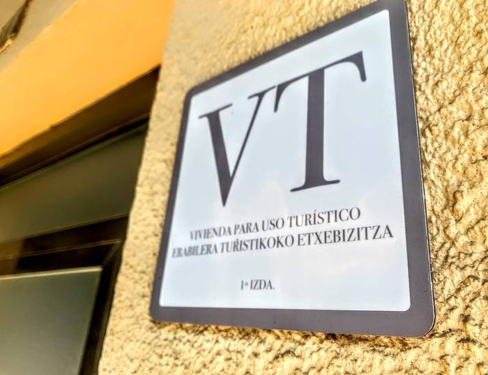 Apartamentu turistikoen mozioa, aurrera