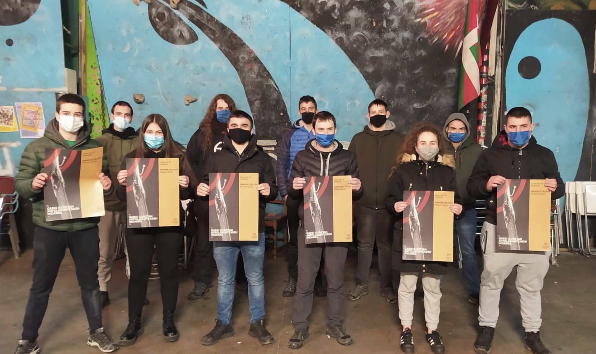 Azpeitiko Gaztetxeko kideek ere bat egin dute Kontseilu Sozialistak zapaturako deitu duen manifestazioarekin