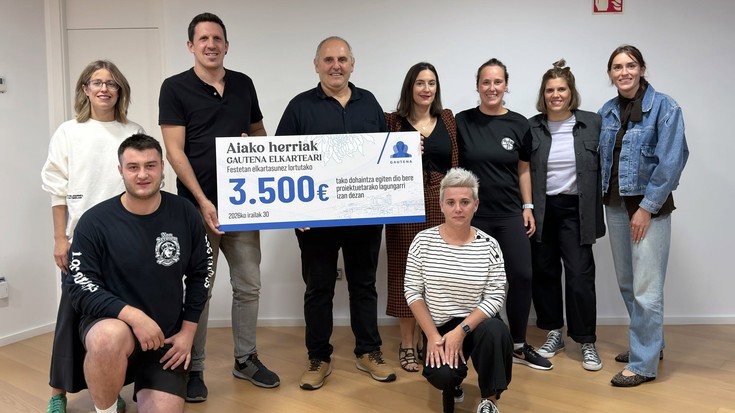 Aiako festetako ekimen solidarioek 3.500 euro bildu dituzte Gautena elkartearentzat