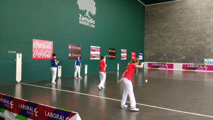 Emakume Master Cup txapelketako finalerdiak jokatuko dituzte igandean eskualdeko zazpi pilotarik
