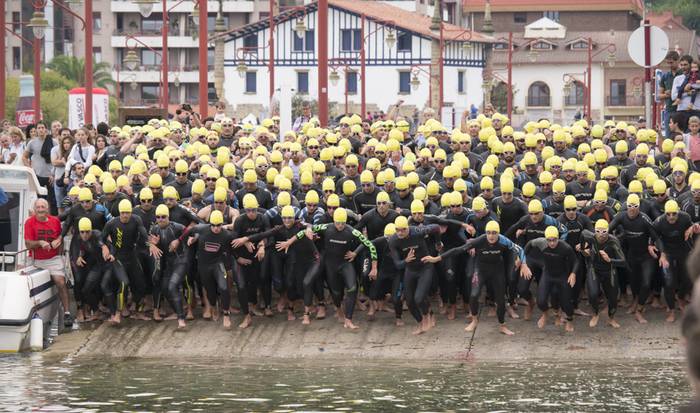Triatloi Taldeak eskerrak luzatzen dizkie antolakuntzan lagundu zioten boluntarioei