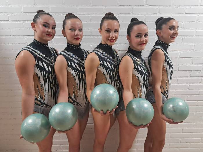 Ibarran eta Arrasaten aritu dira Loretokiko gimnastak