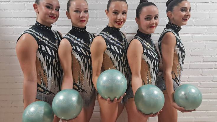 Ibarran eta Arrasaten aritu dira Loretokiko gimnastak