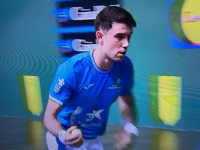 Egiguren irabazle eta Alberdi galtzaile, B Serieko buruz burukoaren ligaxkaren hasieran