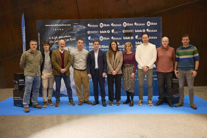 Imanol Pradalesen harrera jaso du 'Errio' dokumentalaren lantaldeak Mendi Film jaialdian