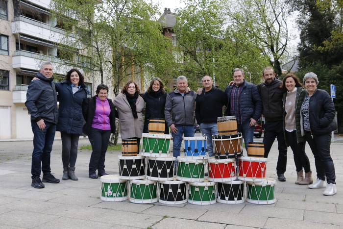 Tata danborrada elkartea sortu dute Azkoitian, herriko bi danborradak antolatzen jarraitzeko