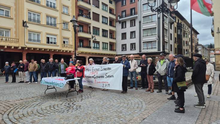 Pentsiodunek astelehenetako elkarretaratzeei heldu diete berriro ere