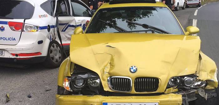 Ertzaintzaren auto batek eta BMW batek istripua izan zuten Orion, N-634 errepidean