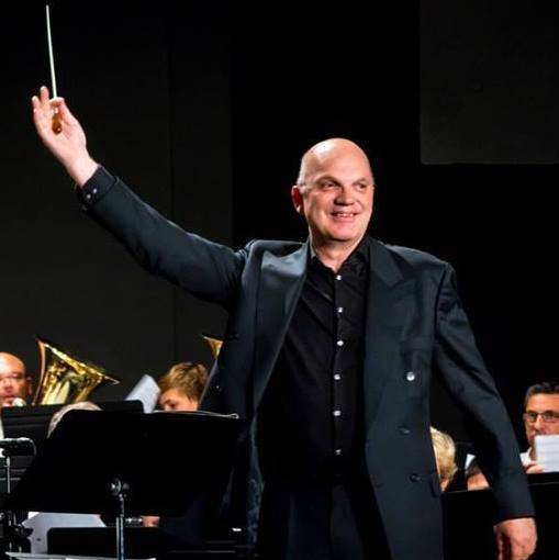 Jacob de Haanen musikak beteko du bihar Zestoako udaletxe azpia
