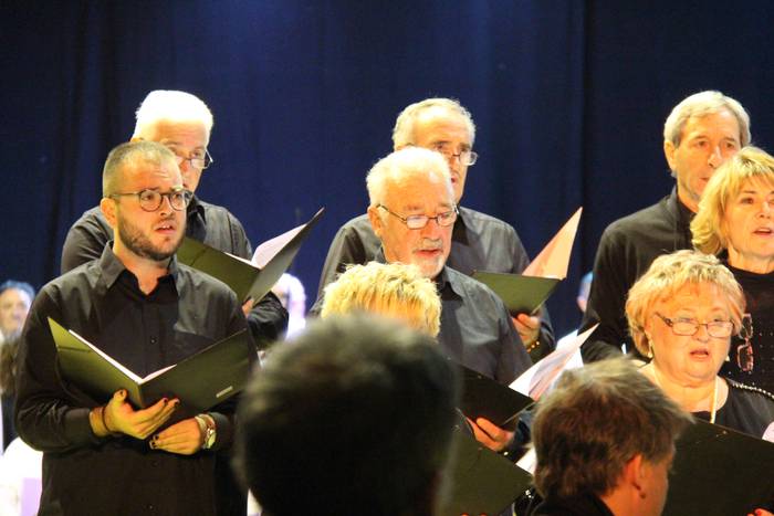 Herriko abeslari eta txistulariei Xexili Egunean parte hartzeko deia egin diete