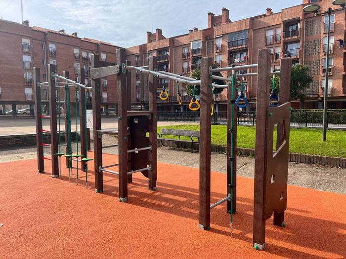 Patxita parkean jolas egitura berria ezarri du udalak