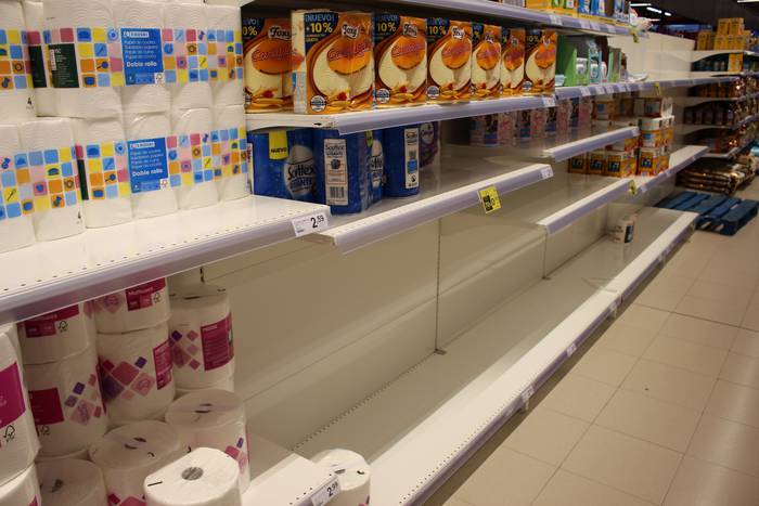Herritarrei arduraz kontsumitzeko eskatu diete Jaurlaritzak, Elikagaien Klusterrak eta hainbat supermerkatuk