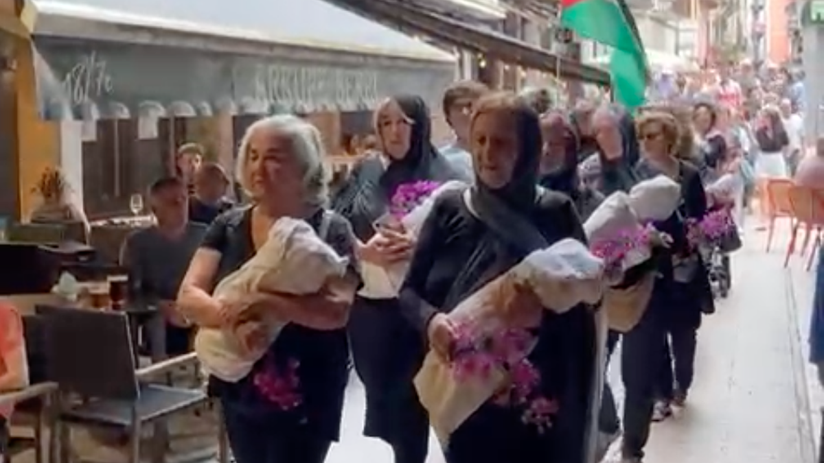 Zarautz-Palestina herri ekimena: "Antzezpen hau izan dadila hildako eta desagertutako hainbeste pertsonen lekuko isila"