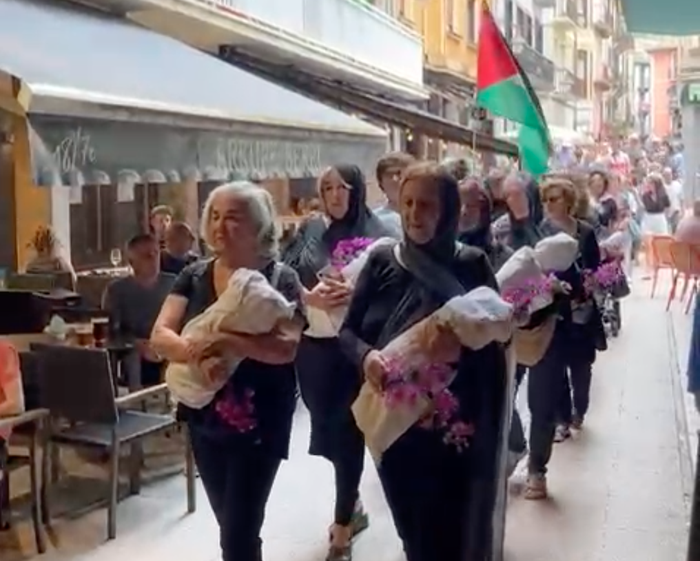 Zarautz-Palestina herri ekimena: "Antzezpen hau izan dadila hildako eta desagertutako hainbeste pertsonen lekuko isila"