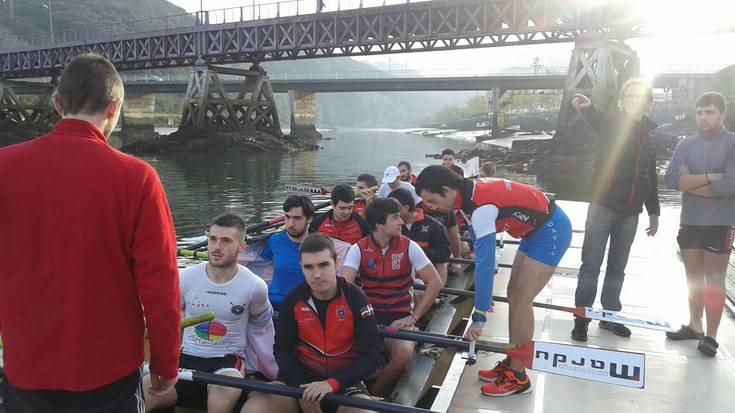 Telmo Deuneko arraunlariek hasi dituzte entrenamenduak